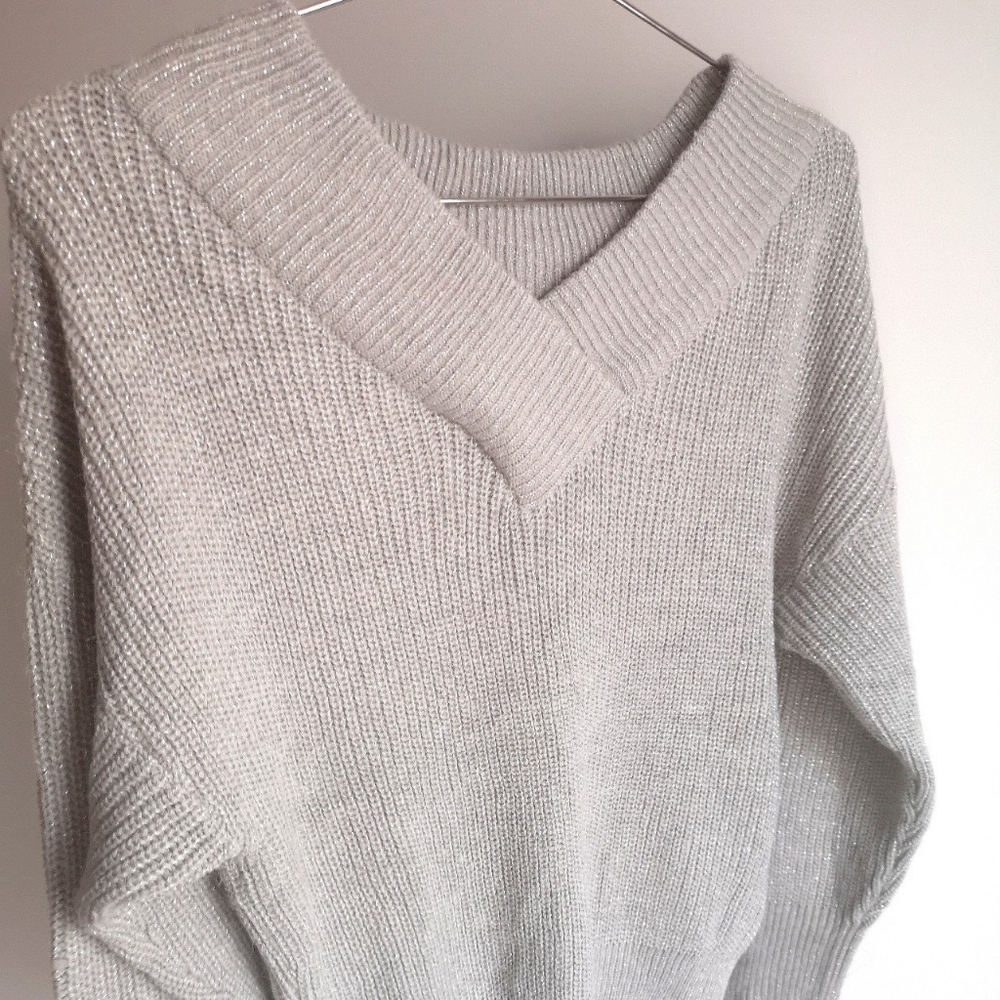 Jeanasis Silver Grey V-Neck Knit Sweater
